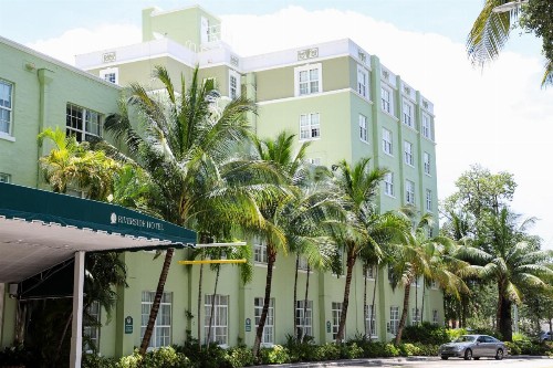 Riverside Hotel - image 19