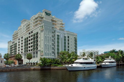 Riverside Hotel - image 2