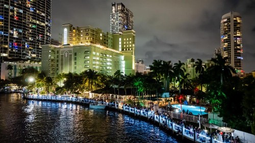 Riverside Hotel - image 20