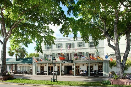 Riverside Hotel - image 3