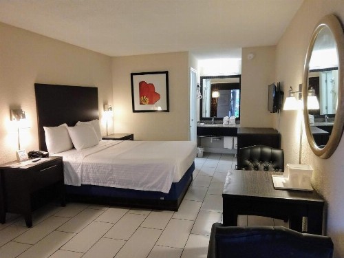 Red Carpet Inn Airport Fort Lauderdale - image 11