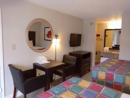 Red Carpet Inn Airport Fort Lauderdale - image 30