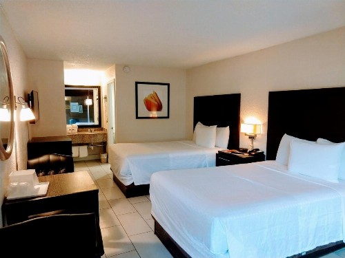 Red Carpet Inn Airport Fort Lauderdale - image 4