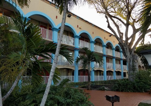 Red Carpet Inn Airport Fort Lauderdale - image 6