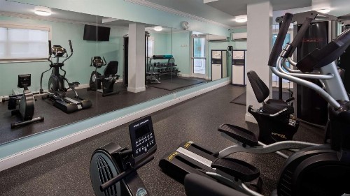 Best Western Plus Oceanside Inn - image 11