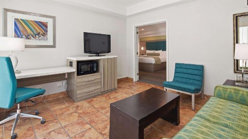 Best Western Plus Oceanside Inn - image 14