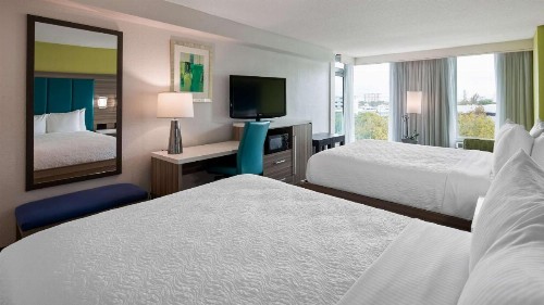 Best Western Plus Oceanside Inn - image 18