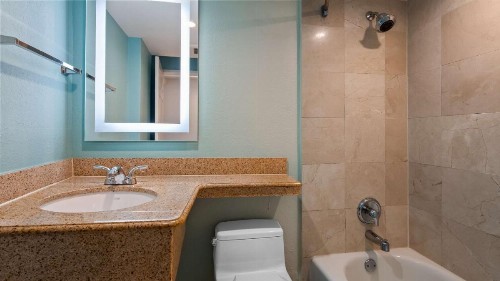 Best Western Plus Oceanside Inn - image 26