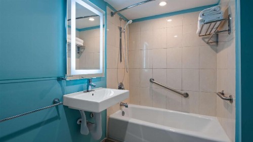 Best Western Plus Oceanside Inn - image 28
