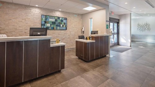 Best Western Plus Oceanside Inn - image 6