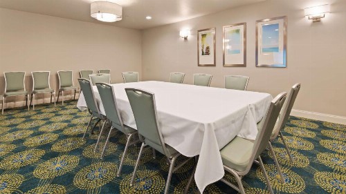 Best Western Plus Oceanside Inn - image 9