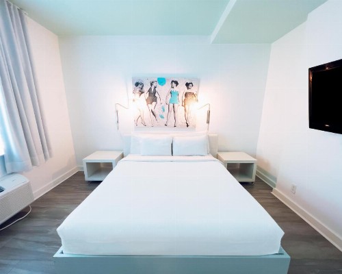 Aqua Hotel - image 10