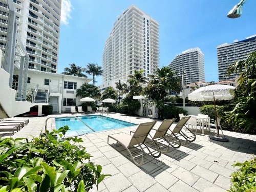 Aqua Hotel - image 12