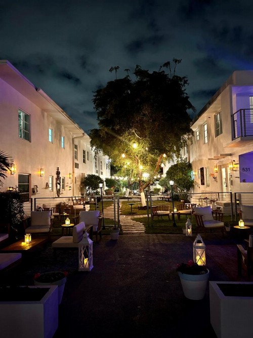 Aqua Hotel - image 21