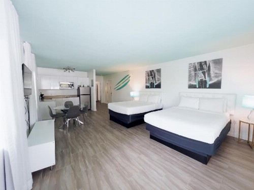 Aqua Hotel - image 25
