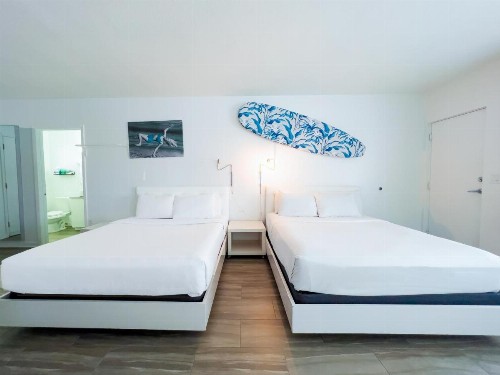 Aqua Hotel - image 6