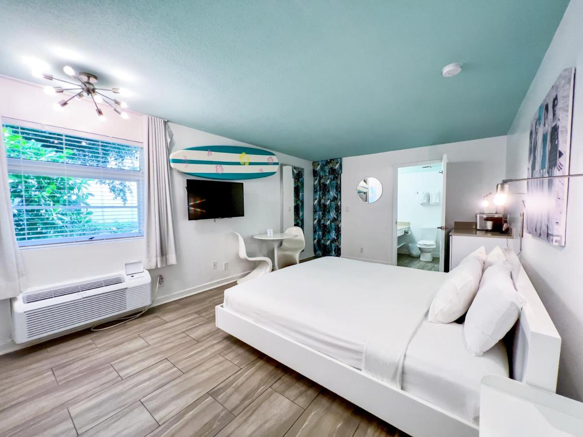 Aqua Hotel - image 7