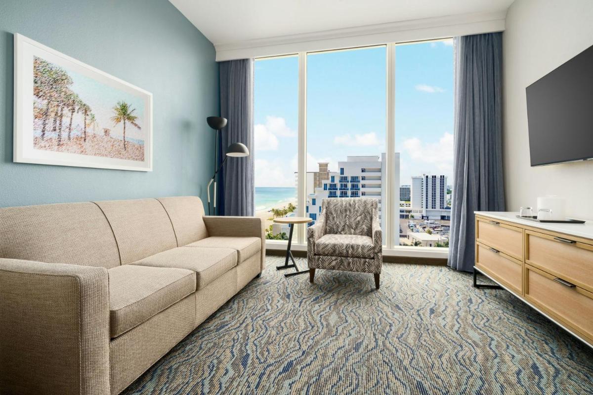 Courtyard by Marriott Fort Lauderdale Beach - image 3