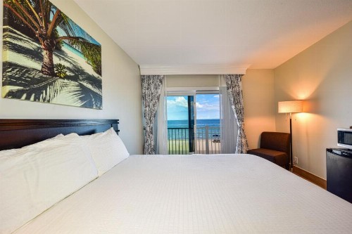 Sun Tower Hotel & Suites on the Beach - image 2