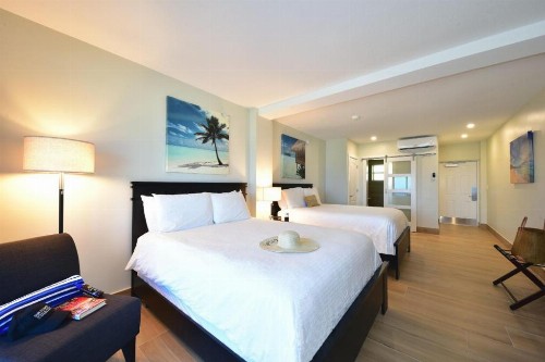 Sun Tower Hotel & Suites on the Beach - image 3