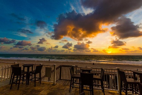 Sun Tower Hotel & Suites on the Beach - image 7