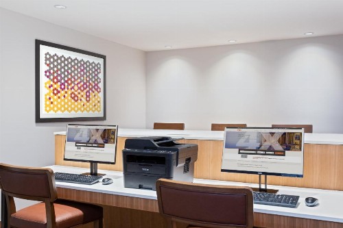 Holiday Inn Express Cruise Airport an IHG Hotel - image 2