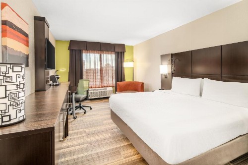 Holiday Inn Express Cruise Airport an IHG Hotel - image 38