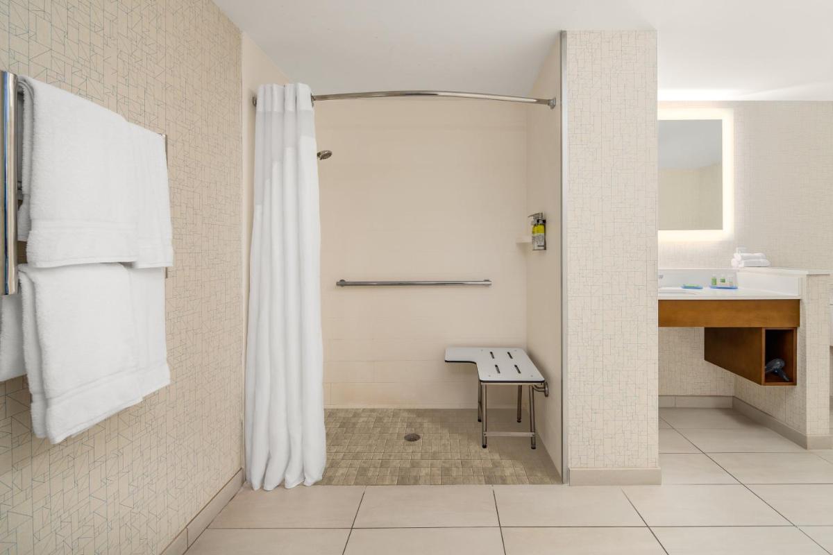 Holiday Inn Express Cruise Airport an IHG Hotel - image 4