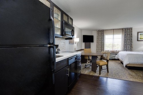 Candlewood Suites Fort Lauderdale Airport-Cruise an IHG Hotel - image 25