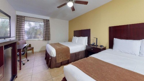 Rodeway Inn & Suites Fort Lauderdale Airport & Cruise Port - image 11