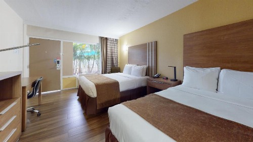 Rodeway Inn & Suites Fort Lauderdale Airport & Cruise Port - image 19