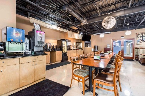 Rodeway Inn & Suites Fort Lauderdale Airport & Cruise Port - image 23