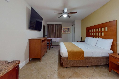 Rodeway Inn & Suites Fort Lauderdale Airport & Cruise Port - image 5