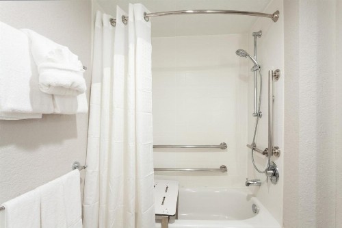 Holiday Inn Express Hotel & Suites Fort Lauderdale Airport/Cruise Port an IHG Hotel - image 20