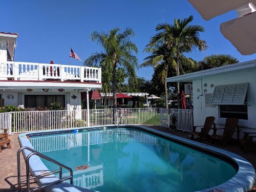 Breakaway Inn Guest House - image 13