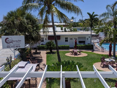 Breakaway Inn Guest House - image 25