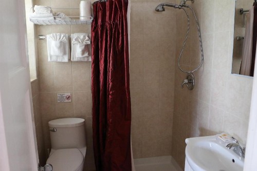 Breakaway Inn Guest House - image 3