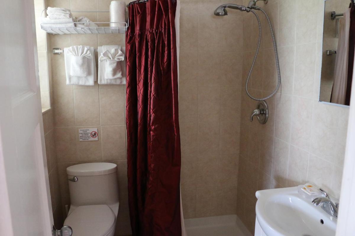 Breakaway Inn Guest House - image 3