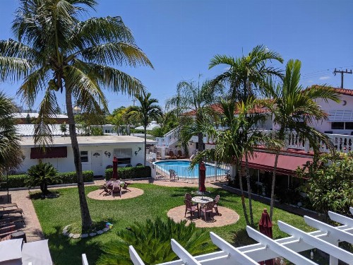 Breakaway Inn Guest House - image 41