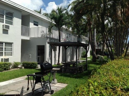Summerland Suites - image 11