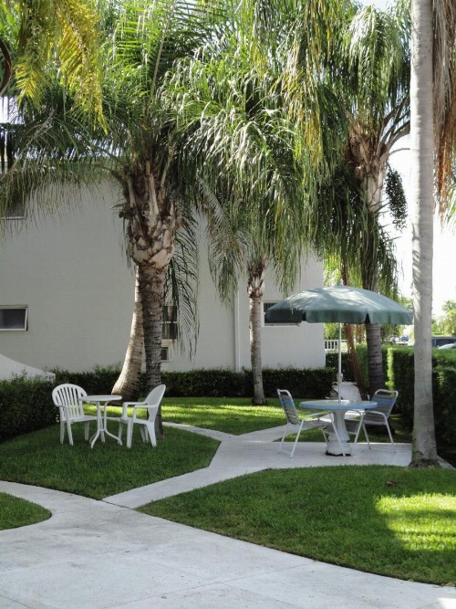 Summerland Suites - image 12
