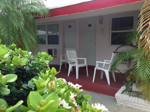 Birch Patio Motel - image 18