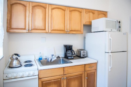 Shore Haven Resort Inn - image 5