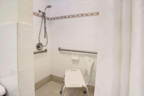 Ramada by Wyndham Fort Lauderdale Airport/Cruise Port - image 7
