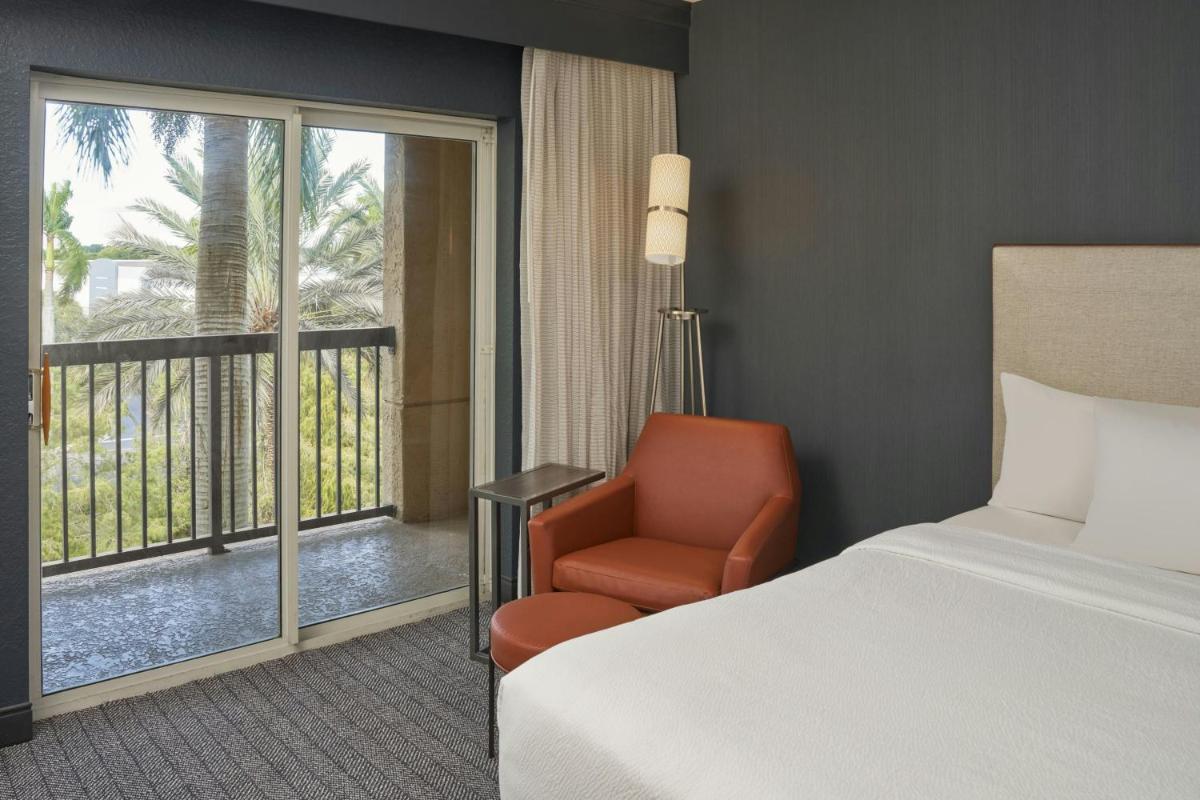 Courtyard by Marriott Fort Lauderdale Weston - image 3
