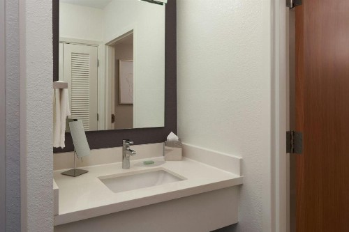 Courtyard by Marriott Fort Lauderdale Weston - image 6
