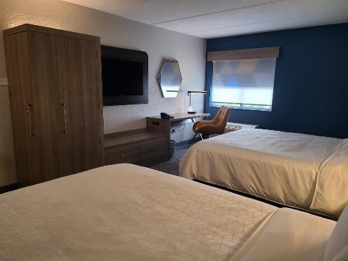 Holiday Inn Express Fort Lauderdale North - Executive Airport an IHG Hotel - image 11
