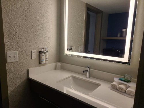 Holiday Inn Express Fort Lauderdale North - Executive Airport an IHG Hotel - image 12
