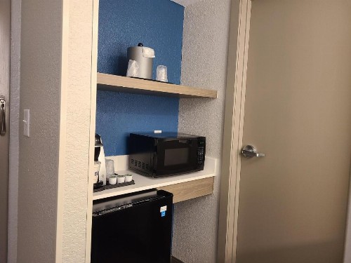 Holiday Inn Express Fort Lauderdale North - Executive Airport an IHG Hotel - image 17
