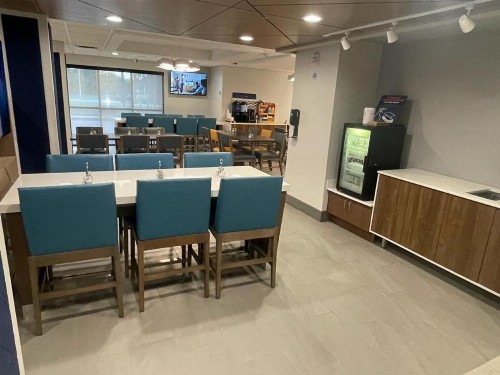 Holiday Inn Express Fort Lauderdale North - Executive Airport an IHG Hotel - image 19